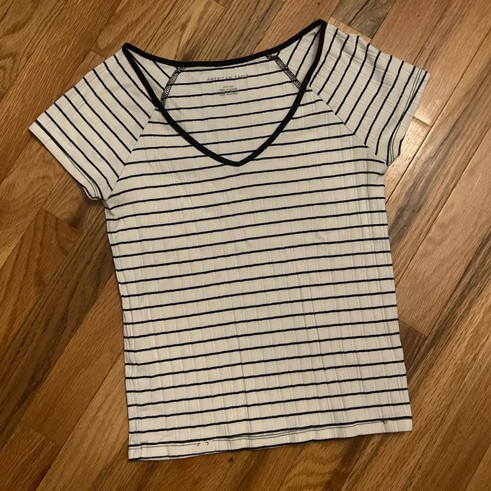 American Eagle AEO baby tee